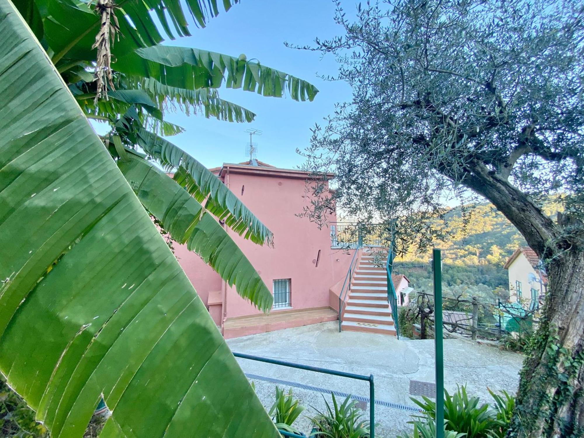 Alla Casa Rosa, Peaceful Apartment Surrounded By Greenery With Free Parking, Wifi & Air Conditioning Rapallo Exterior photo