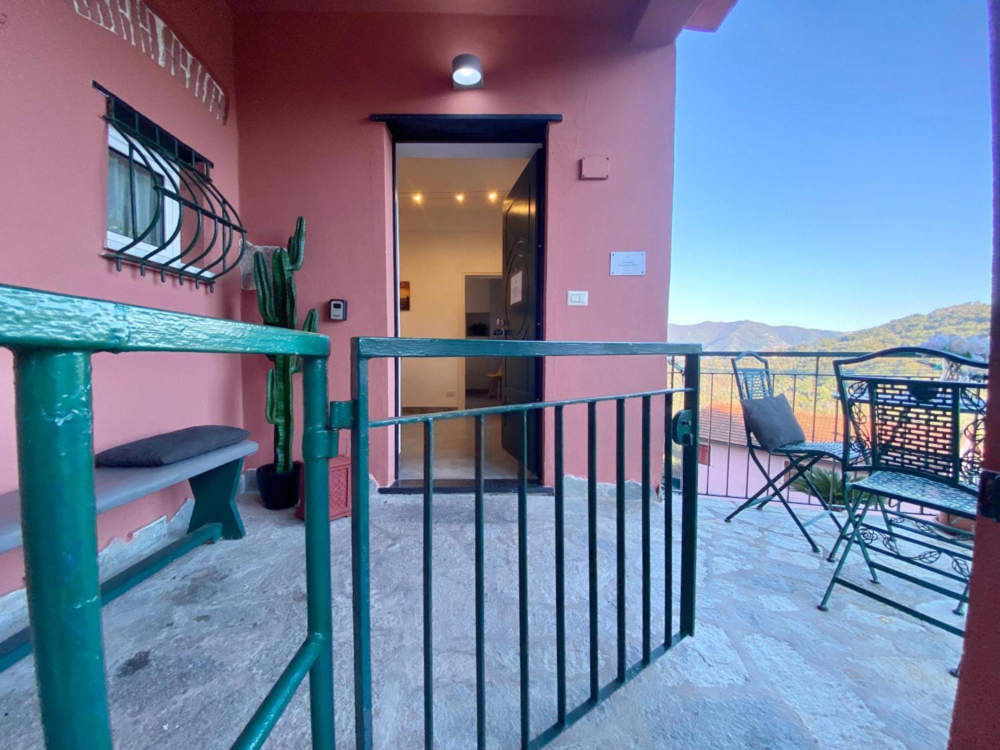 Alla Casa Rosa, Peaceful Apartment Surrounded By Greenery With Free Parking, Wifi & Air Conditioning Rapallo Exterior photo